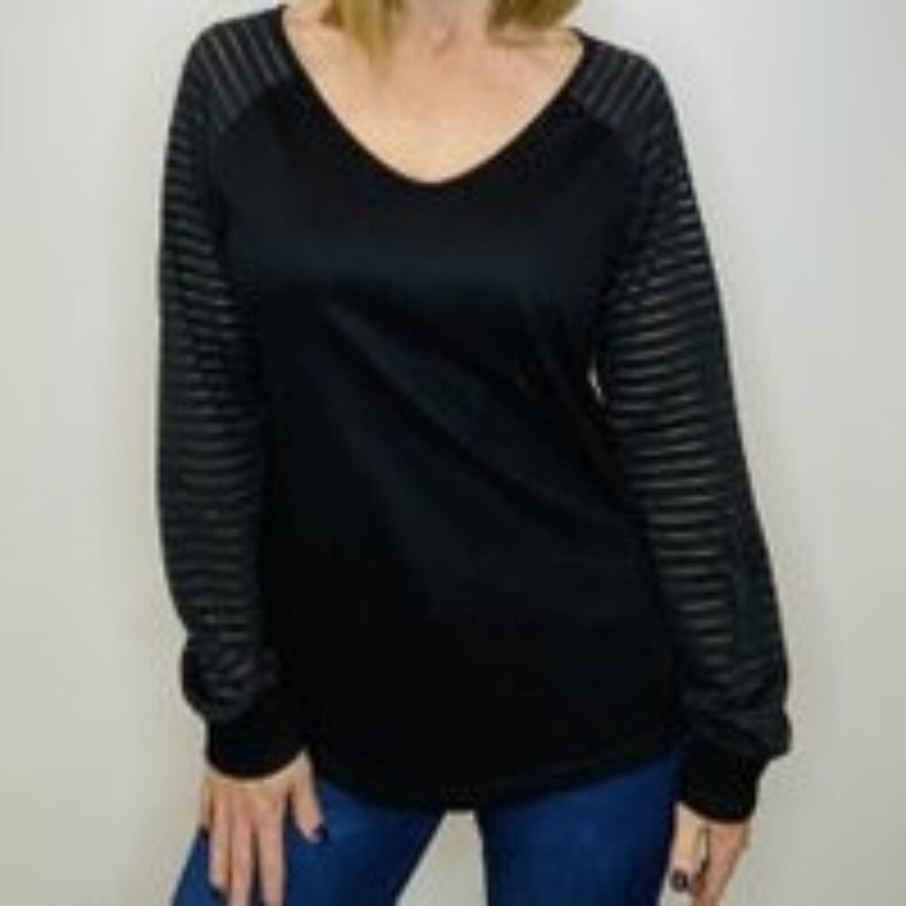 NWOT B1921 Large Stripe Sleeve Detail Black V-Neck